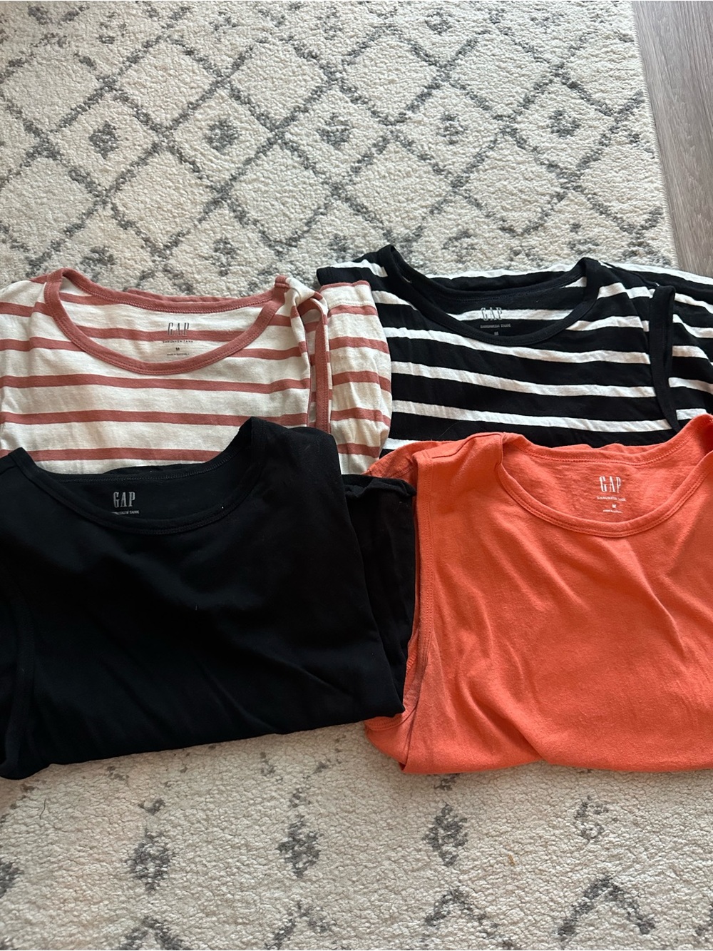 Bundle of 4 Women’s GAP Tank Tops. Size Medium